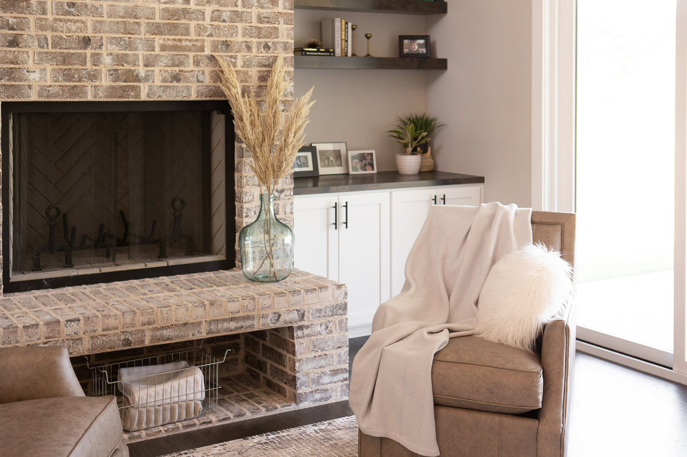 Embrace the Cozy Season: Transitioning Your Home from Summer to Fall